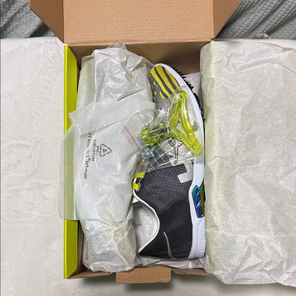 Hoka One One **NEW IN BOX** Speed Evo R Shoes - Spikes Women’s size 7 - Picture 6 of 6